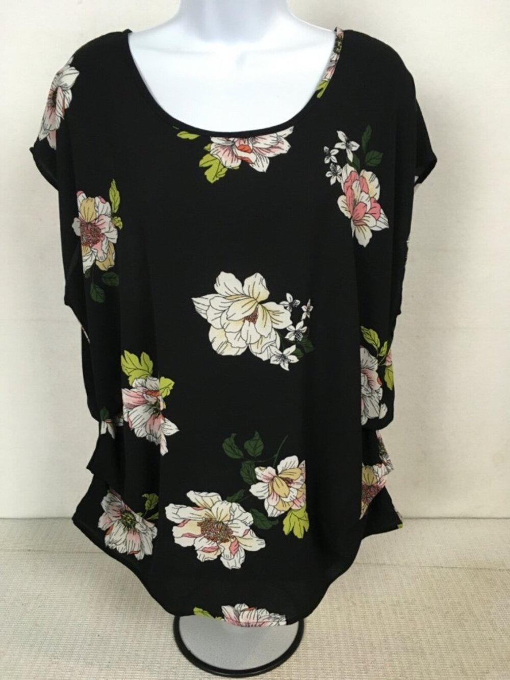 Zenobia Top Women Size 2XL Black w White Pink Flowers Sleeveless Scoop Neckline